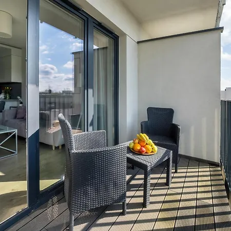 Elegant Apartment With Balcony Near Poniatowski Park Lodz By Noclegi Renters Exterior foto