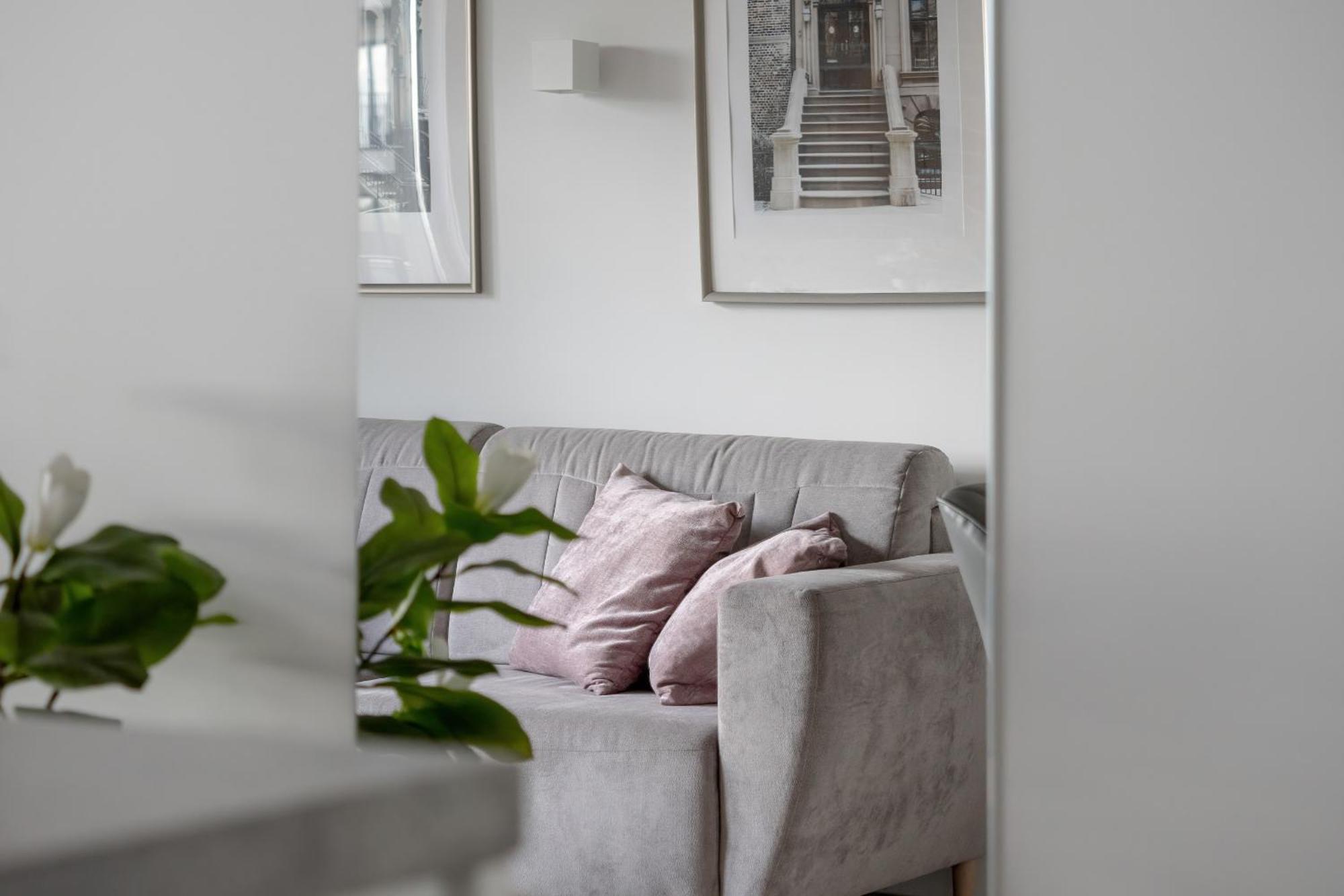 Elegant With Balcony Near Poniatowski Park By Renters Apartment