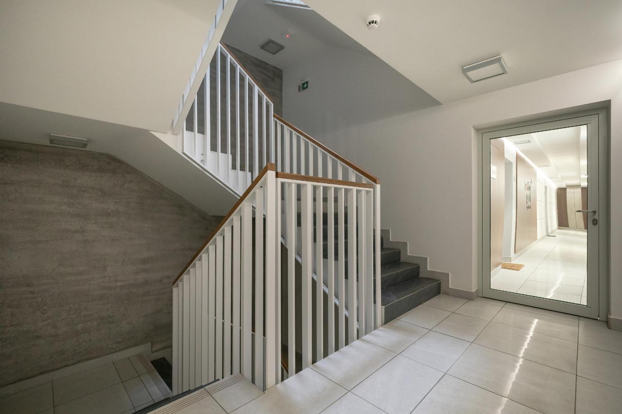 Apartment Elegant With Balcony Near Poniatowski Park By Renters *