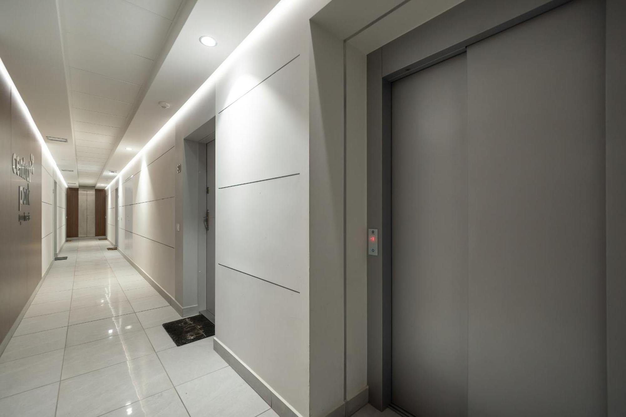 Elegant With Balcony Near Poniatowski Park By Renters Apartment Lodz (Lodz)