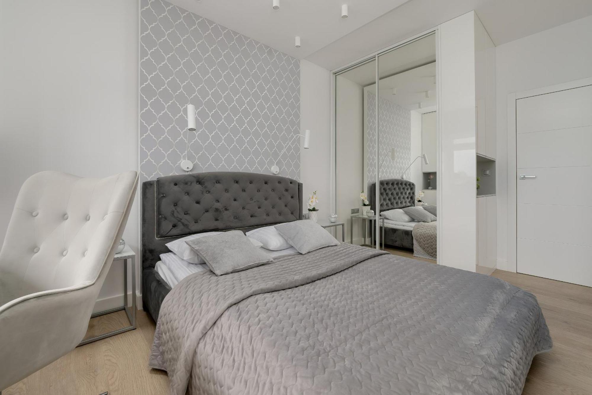 Elegant With Balcony Near Poniatowski Park By Renters *