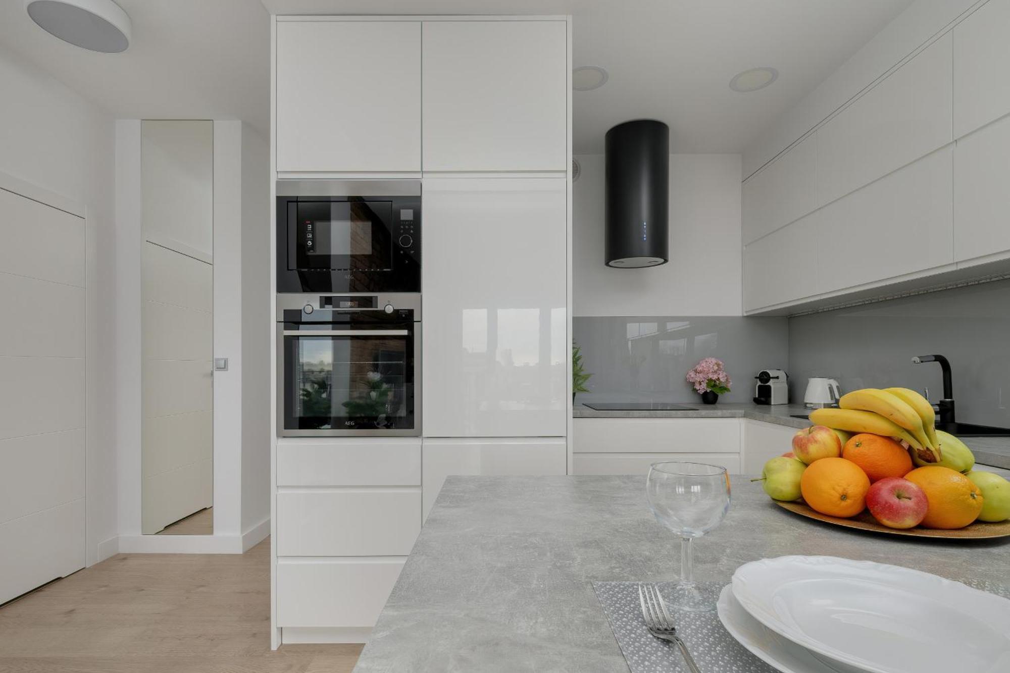 Elegant With Balcony Near Poniatowski Park By Renters Lodz (Lodz)