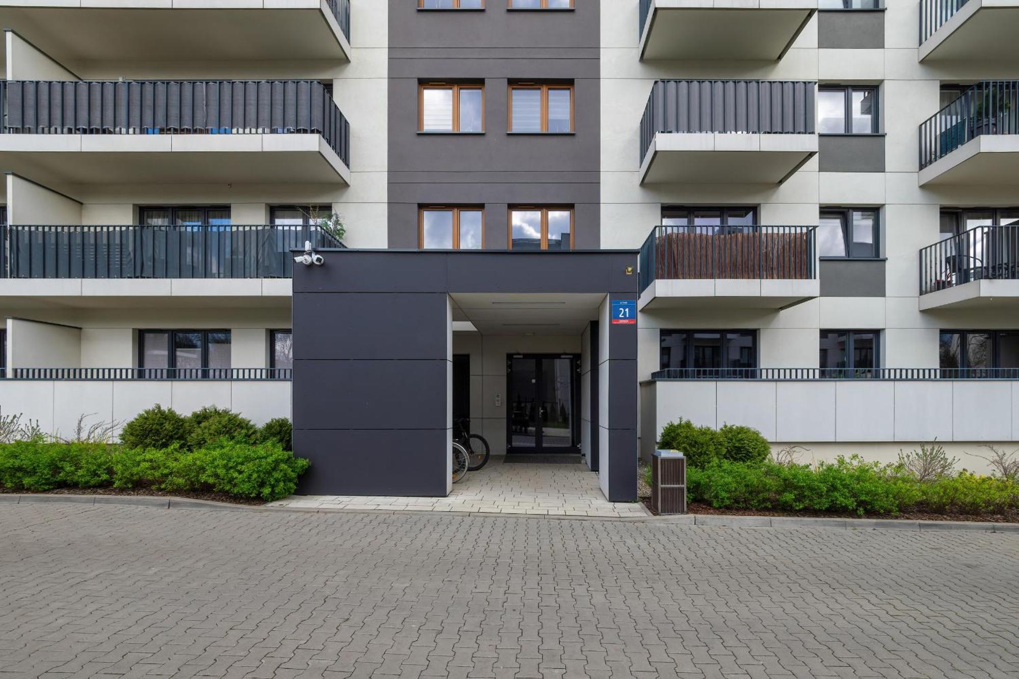 Apartment Elegant With Balcony Near Poniatowski Park By Renters