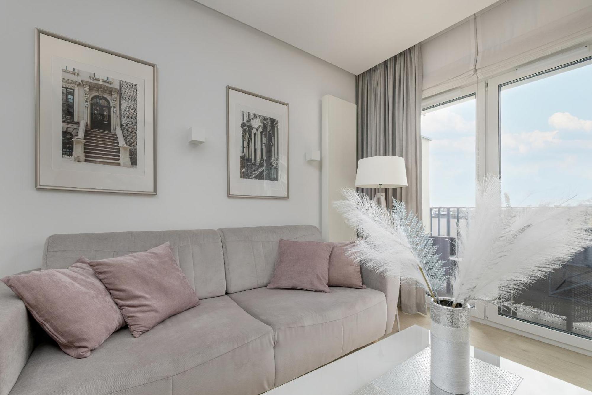 Elegant With Balcony Near Poniatowski Park By Renters Apartment Lodz (Lodz)