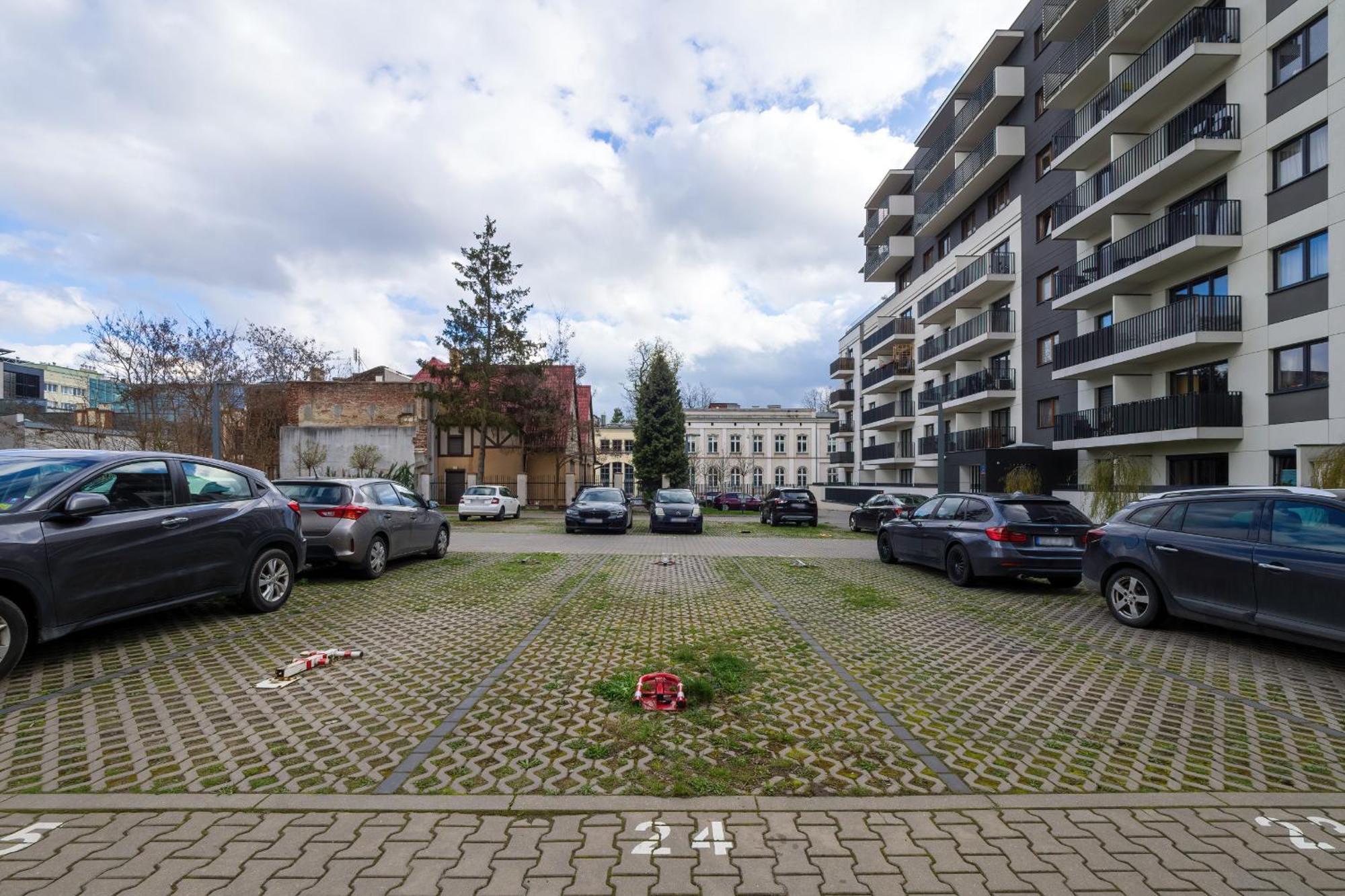 Elegant With Balcony Near Poniatowski Park By Renters
