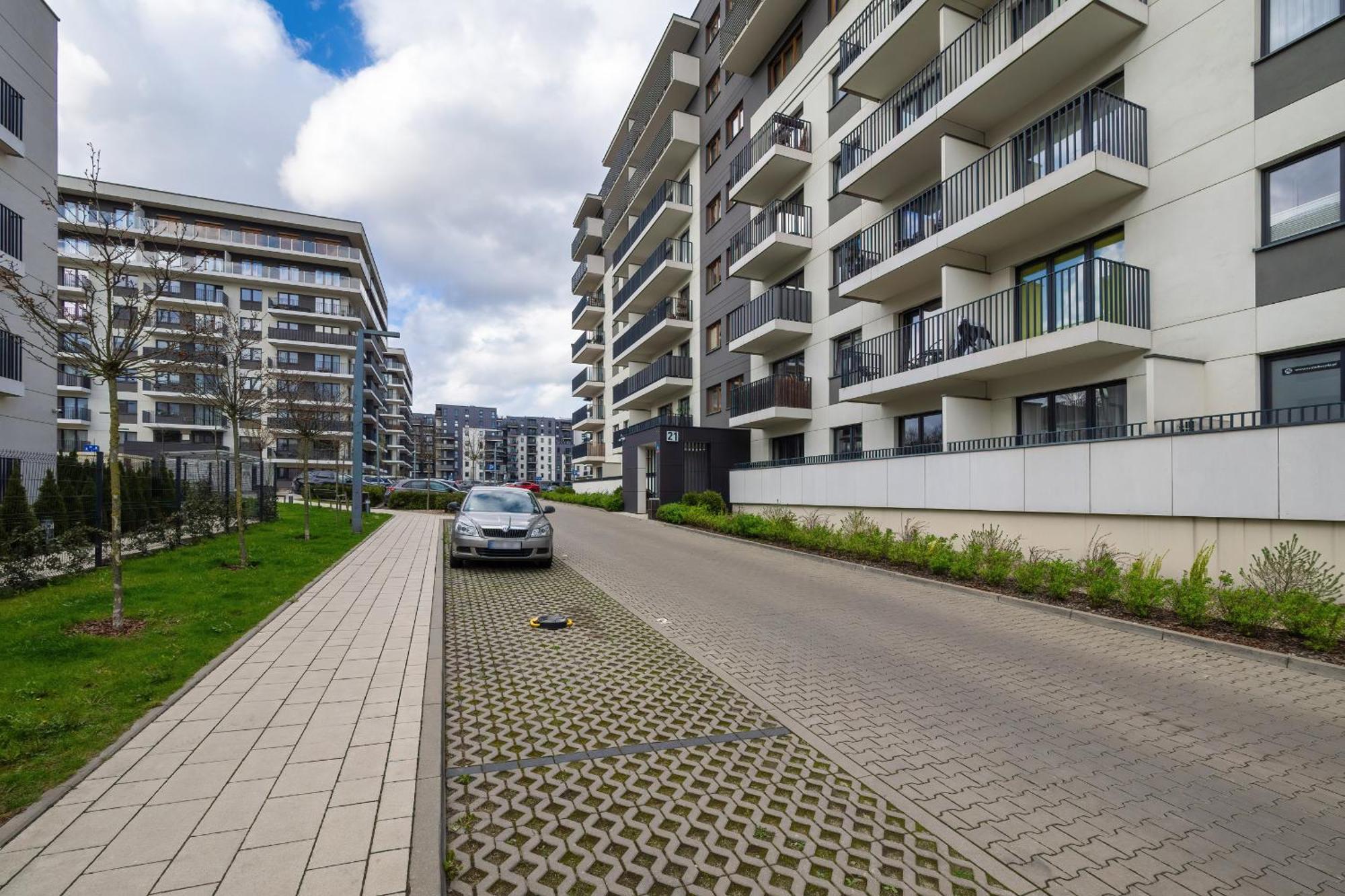Elegant With Balcony Near Poniatowski Park By Renters
