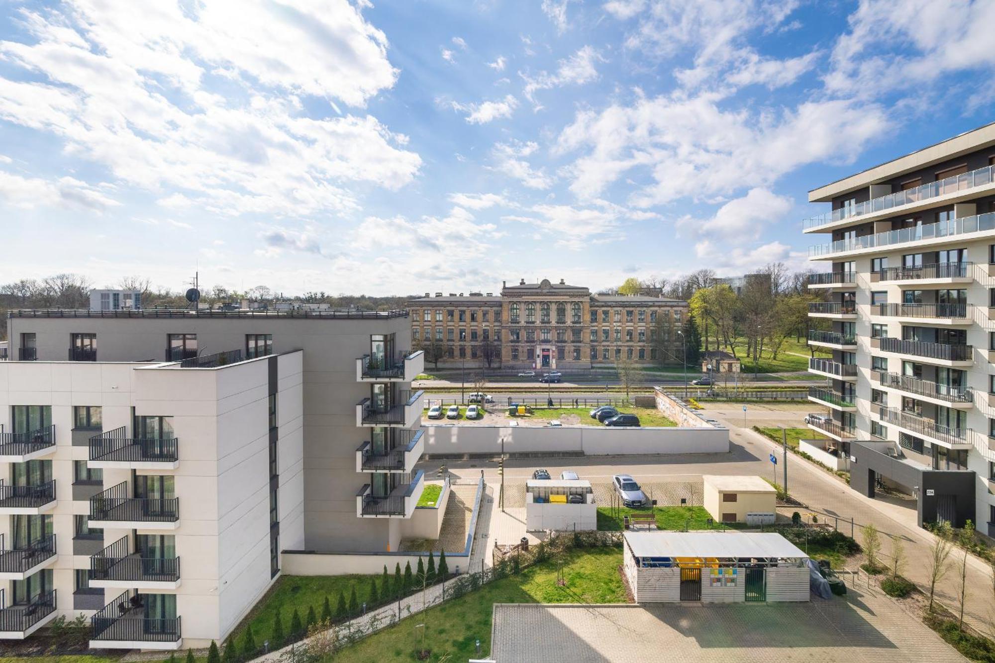 Elegant With Balcony Near Poniatowski Park By Renters Lodz (Lodz)